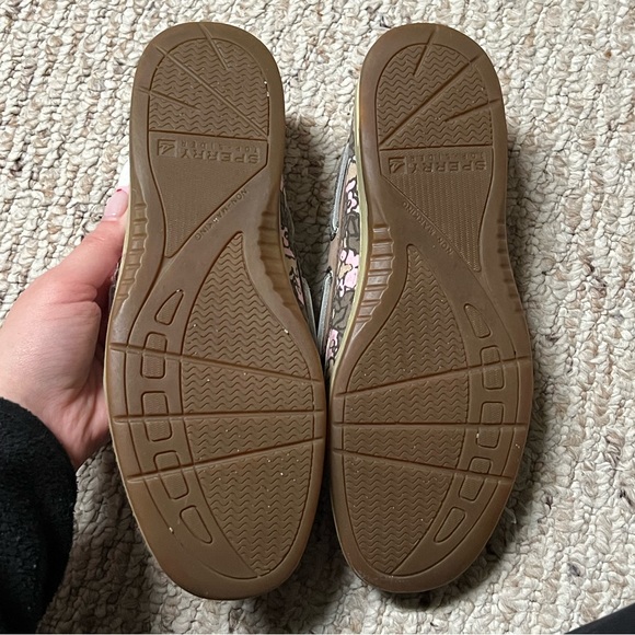 ◽️SPERRY: Women’s size 8, classic top-sider loafers, tan w/floral pattern◽️ - Picture 10 of 10